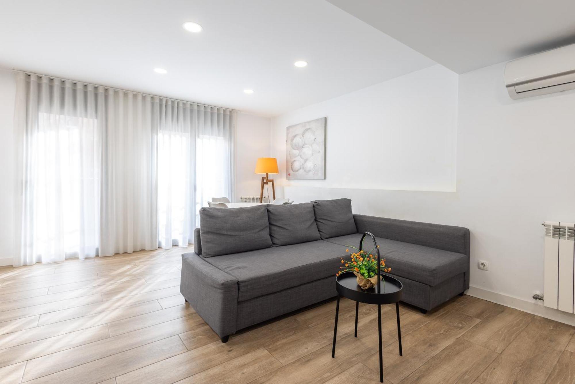 Stay U-Nique Apartments Fabra I Puig Barcelona Ngoại thất bức ảnh